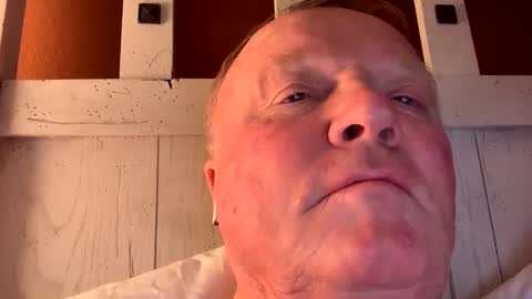 Snapshot of cookoosnest chatting on December 7, 8:00 am cookoosnest online show from December 7, 8:00 am