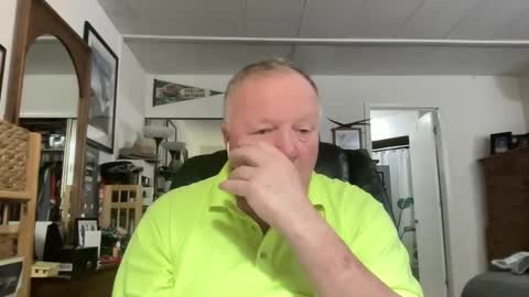 Snapshot of cookoosnest chatting on January 7, 1:06 am cookoosnest online show from January 7, 1:06 am