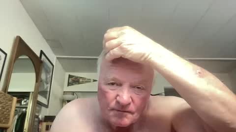 Snapshot of cookoosnest chatting on September 23, 12:02 am cookoosnest online show from September 23, 12:02 am