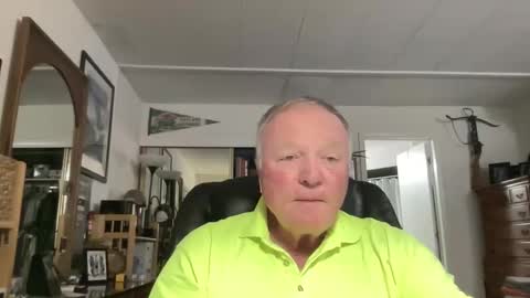 Snapshot of cookoosnest chatting on December 5, 1:03 am cookoosnest online show from December 5, 1:03 am