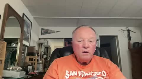 Snapshot of cookoosnest chatting on June 1, 6:04 am cookoosnest online show from June 1, 6:04 am