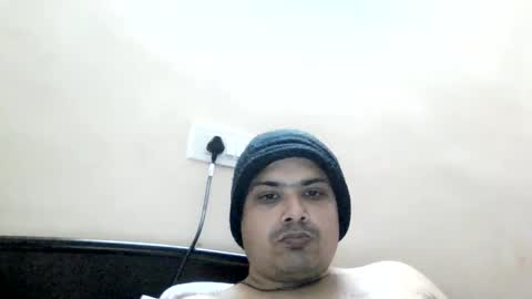 Snapshot of cool_breeze09 chatting on February 13, 7:21 pm Cool Breeze09 online show from February 13, 7:21 pm