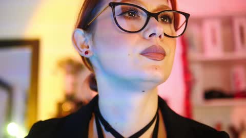 Snapshot of coolteacher chatting on December 14, 9:18 am Ginger The Cringer online show from December 14, 9:18 am