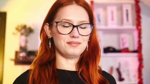 Snapshot of coolteacher chatting on December 28, 9:52 am Ginger The Cringer online show from December 28, 9:52 am