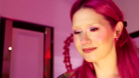 Snapshot of coolteacher chatting on November 8, 10:37 am Ginger The Cringer online show from November 8, 10:37 am