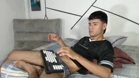 Snapshot of cooper_shiro chatting on March 30, 8:43 pm shiro online show from March 30, 8:43 pm
