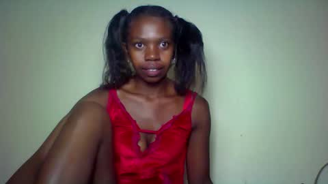 coquine_lara online show from April 21, 2:15 am