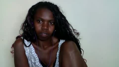 coquine_lara online show from April 26, 7:11 pm