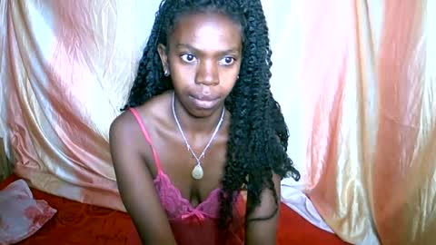 coquine_lara online show from June 16, 4:15 am