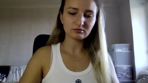 Snapshot of cora_fora chatting on September 15, 7:30 am cora_fora online show from September 15, 7:30 am
