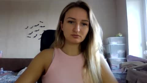 Snapshot of cora_fora chatting on September 29, 7:57 am cora_fora online show from September 29, 7:57 am