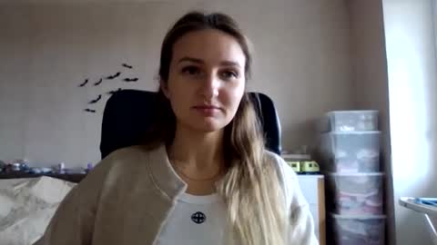 Snapshot of cora_fora chatting on October 15, 8:14 am cora_fora online show from October 15, 8:14 am