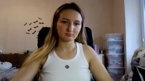 cora_fora online show from November 12, 12:27 pm