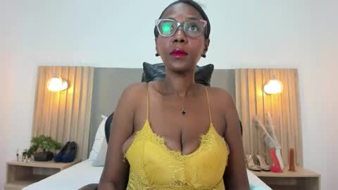 Snapshot of coral_15_ chatting on November 9, 2:10 am C O R A L online show from November 9, 2:10 am