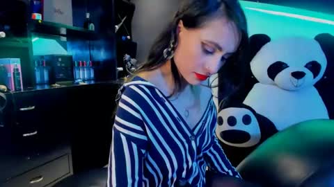 Coral  online show from February 21, 7:21 pm