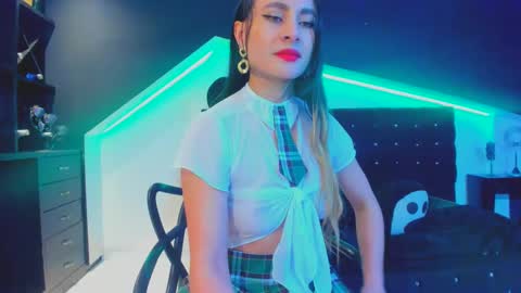 Coral  online show from March 10, 6:23 pm