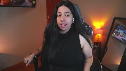 Snapshot of coraline_latin chatting on November 23, 12:05 pm Coraline online show from November 23, 12:05 pm