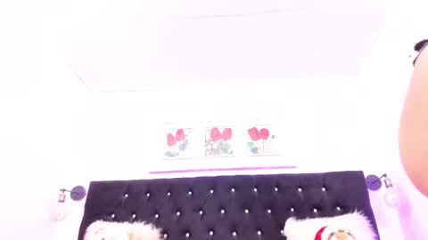 Snapshot of coralinejoness chatting on October 17, 1:57 pm Juana Michelle 3 online show from October 17, 1:57 pm