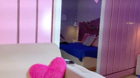 coralvega online show from June 19, 11:47 am