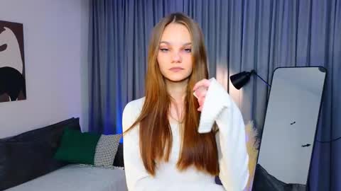 Lia online show from November 10, 3:55 pm