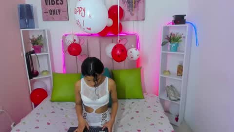 Snapshot of corey_bless chatting on February 16, 11:49 am Corey Bless online show from February 16, 11:49 am