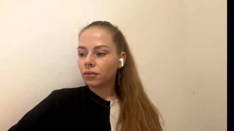 Snapshot of corinnachancy chatting on December 19, 3:02 am corinnachancy online show from December 19, 3:02 am