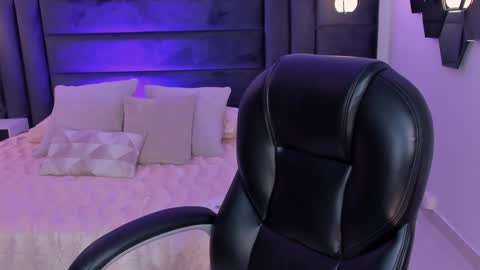 Snapshot of corinnerusso chatting on February 5, 9:36 am Corinne Russo online show from February 5, 9:36 am