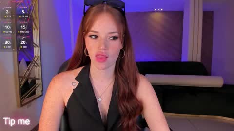 Snapshot of corinnerusso chatting on November 29, 6:16 am Corinne Russo online show from November 29, 6:16 am