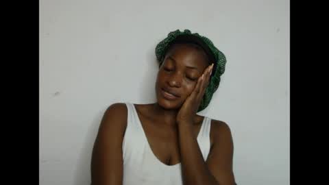 Snapshot of cornxslut chatting on June 19, 12:48 am cornxslut online show from June 19, 12:48 am