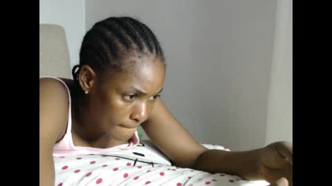 Snapshot of cornxslut chatting on July 3, 12:50 am cornxslut online show from July 3, 12:50 am