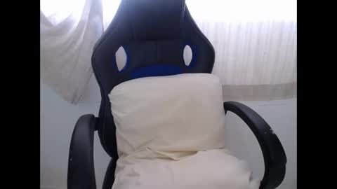 corolaxxl online show from December 19, 7:21 pm