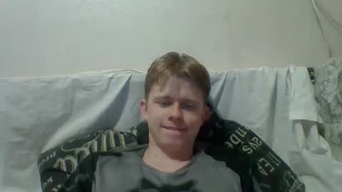 Snapshot of cosm2312 chatting on April 25, 5:21 pm Andrew online show from April 25, 5:21 pm