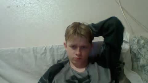 Snapshot of cosm2312 chatting on April 28, 8:25 pm Andrew online show from April 28, 8:25 pm