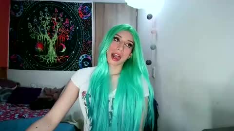 Snapshot of cosmic_crystal chatting on January 14, 11:16 pm cosmic_crystal online show from January 14, 11:16 pm