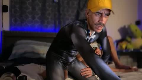 Snapshot of cosmicafterdark chatting on January 15, 2:38 am Queer Vibes Slow Burn Good Energy online show from January 15, 2:38 am