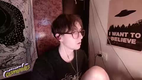 Snapshot of cosmonudes chatting on November 19, 5:46 pm Barry online show from November 19, 5:46 pm