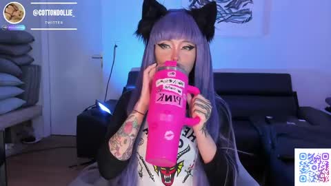 Snapshot of cotton_dollie chatting on April 13, 1:38 pm Dollie online show from April 13, 1:38 pm