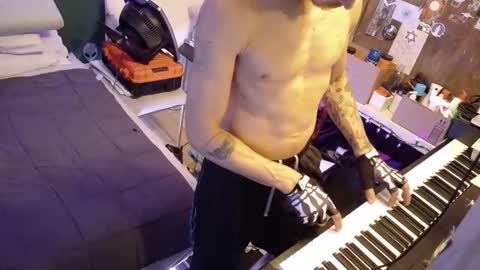 Snapshot of cough2getoff chatting on October 27, 7:07 pm Corey online show from October 27, 7:07 pm