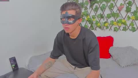 couple_2533 online show from February 11, 10:53 am