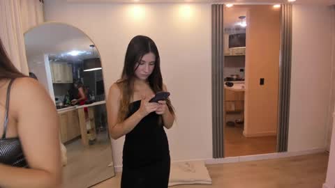 Snapshot of couple_funnyy chatting on February 28, 1:05 am couple_funnyy online show from February 28, 1:05 am