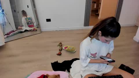 Snapshot of couple_funnyy chatting on March 5, 4:13 am couple_funnyy online show from March 5, 4:13 am