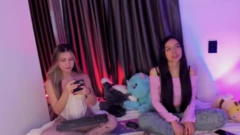 Snapshot of couple_funnyy chatting on November 29, 12:57 am couple_funnyy online show from November 29, 12:57 am