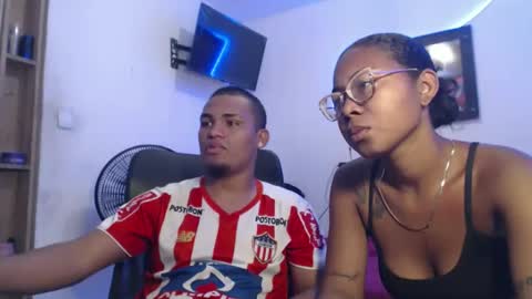 couple_hot0240129 online show from December 5, 3:09 pm