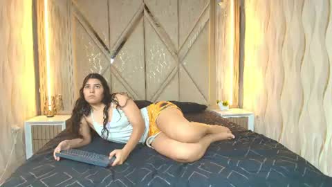 Snapshot of couple_hot_2025 chatting on July 30, 7:18 am Ricardo Isabella online show from July 30, 7:18 am