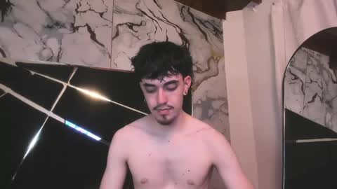 couple_in_heat_ online show from April 30, 8:37 pm