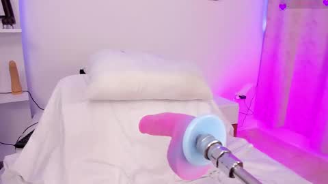 Snapshot of couple_naughty20 chatting on March 12, 8:52 pm Maria online show from March 12, 8:52 pm