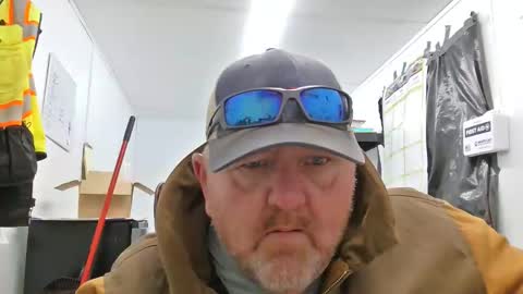 Snapshot of couple_pleaser1 chatting on November 30, 10:03 pm Ieathairytacos online show from November 30, 10:03 pm