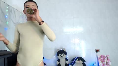 ALEXA  KIM online show from January 18, 5:28 pm