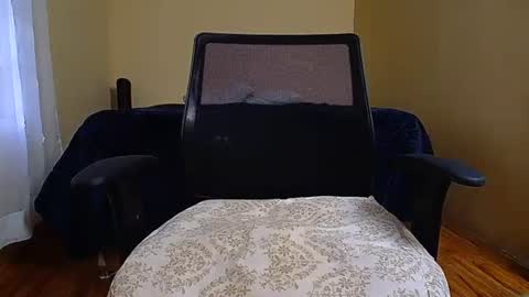 Snapshot of coupleblackonwhite chatting on December 15, 8:15 pm Adrissa and Black online show from December 15, 8:15 pm