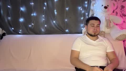 Emily  Ryan online show from December 4, 8:39 pm